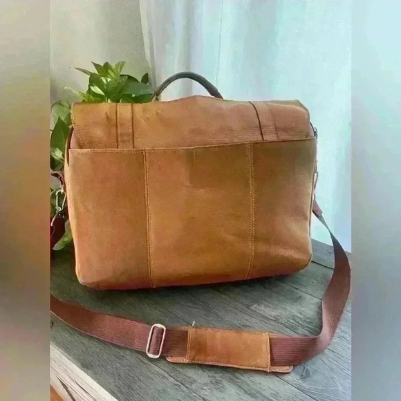 Wilsons Leather Porthole Handle Crossbody/Shoulder Bag Briefcase in Cognac - Picture 6 of 16